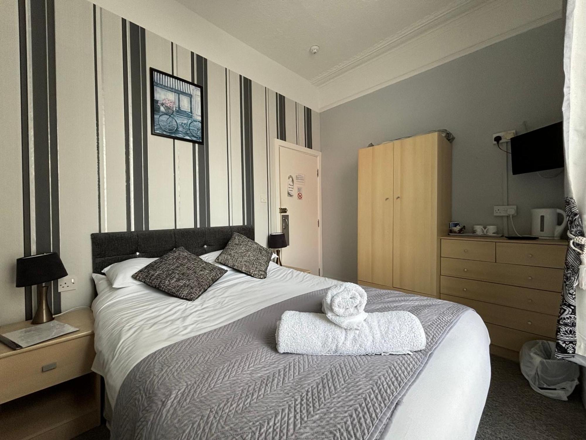 Three Palms Hotel Пейнтон Экстерьер фото