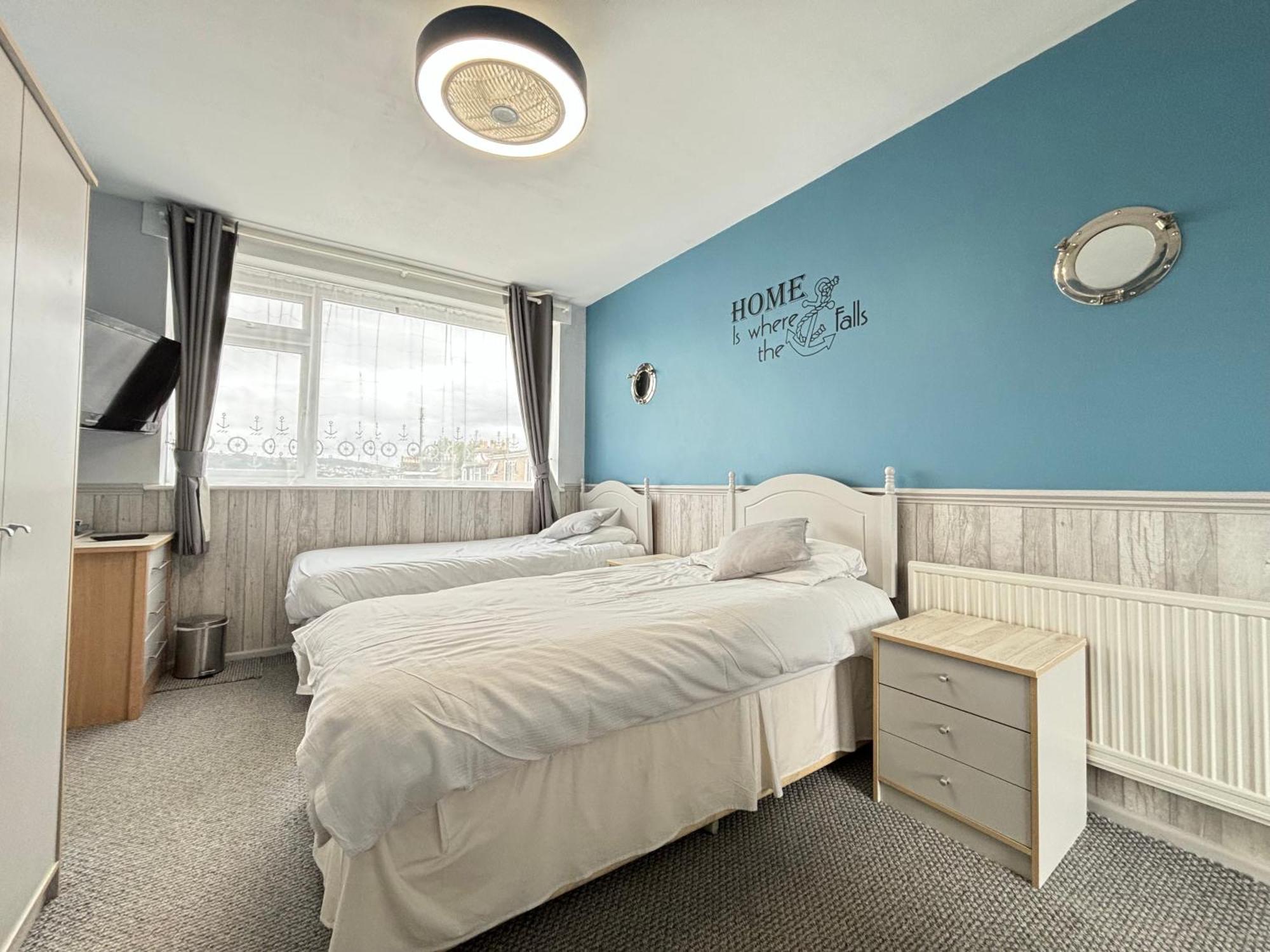 Three Palms Hotel Пейнтон Экстерьер фото