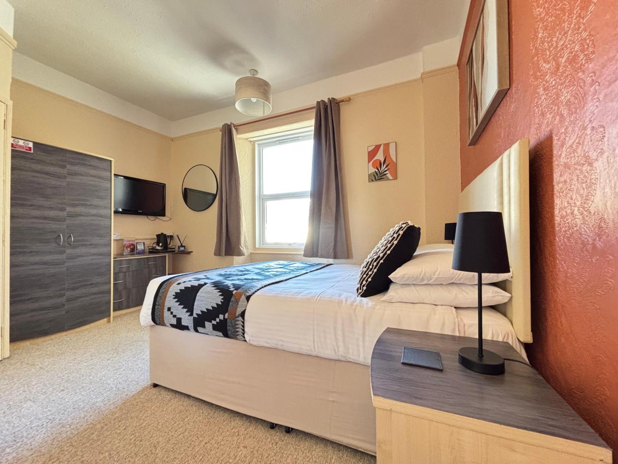 Three Palms Hotel Пейнтон Экстерьер фото