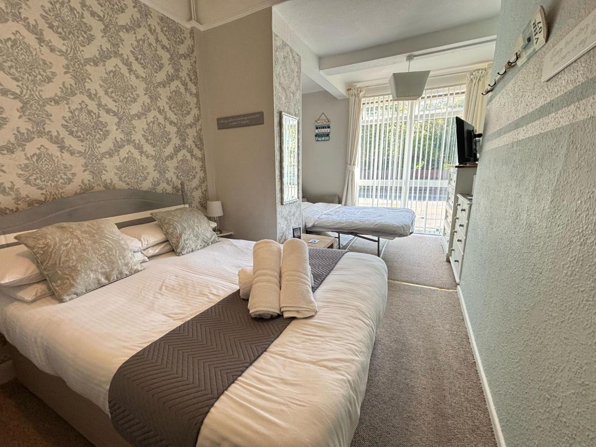 Three Palms Hotel Пейнтон Экстерьер фото